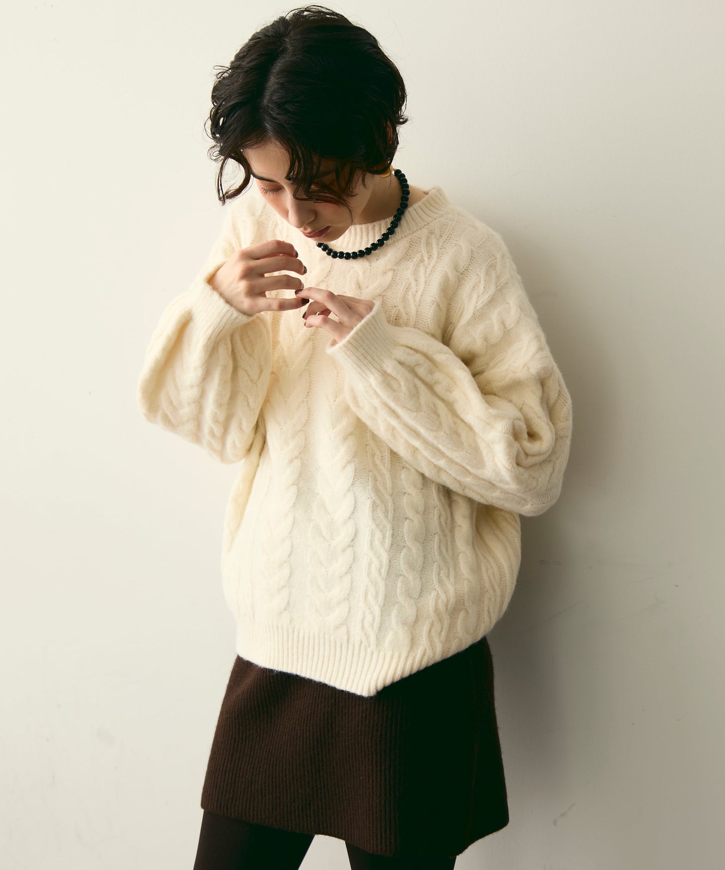 ケーブル編みルーズニットプルオーバー