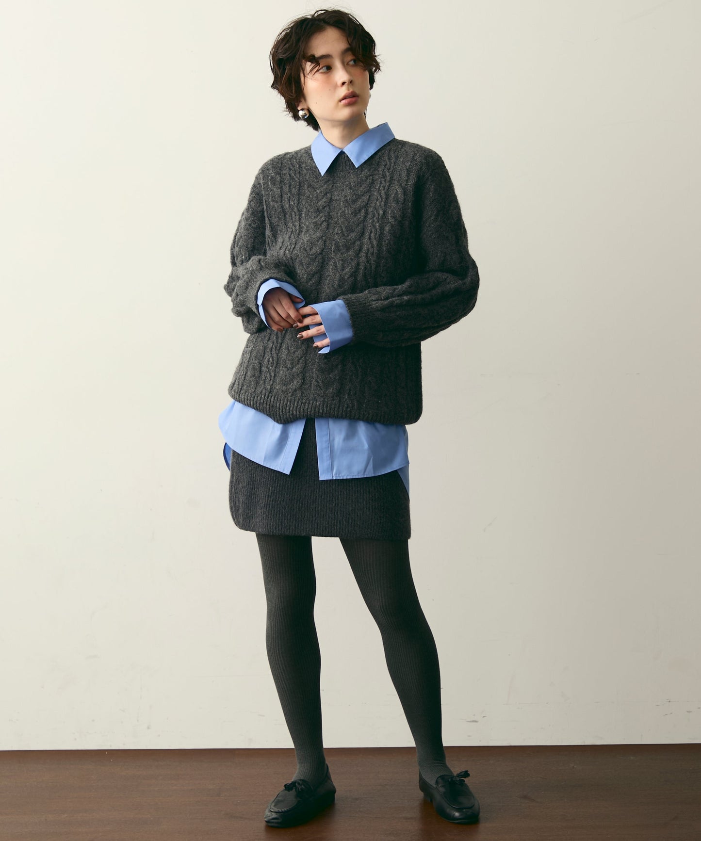 ケーブル編みルーズニットプルオーバー