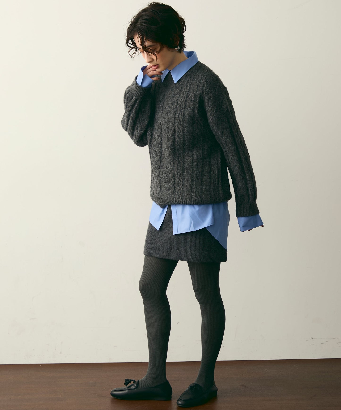 ケーブル編みルーズニットプルオーバー