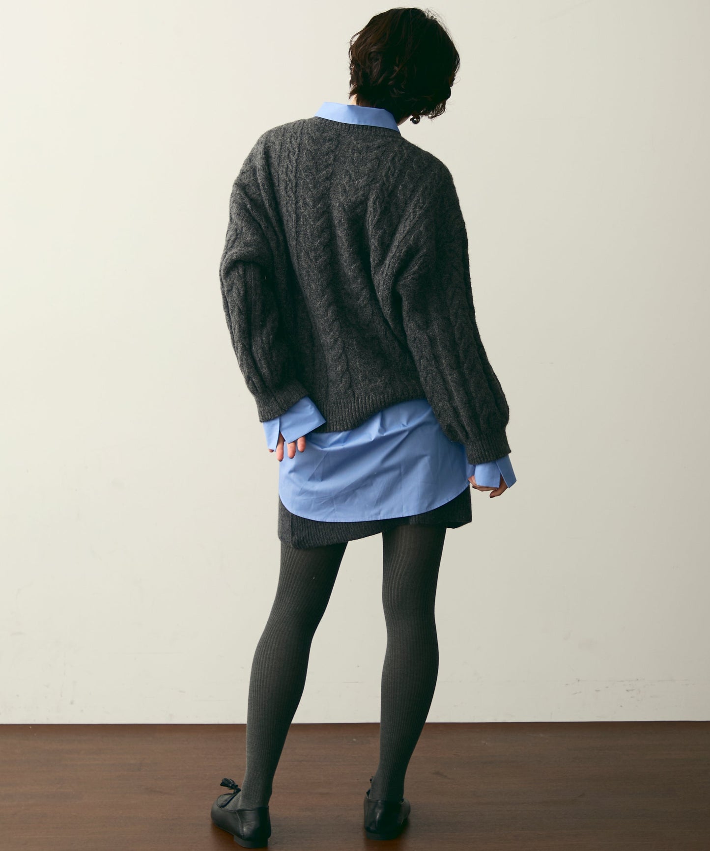 ケーブル編みルーズニットプルオーバー