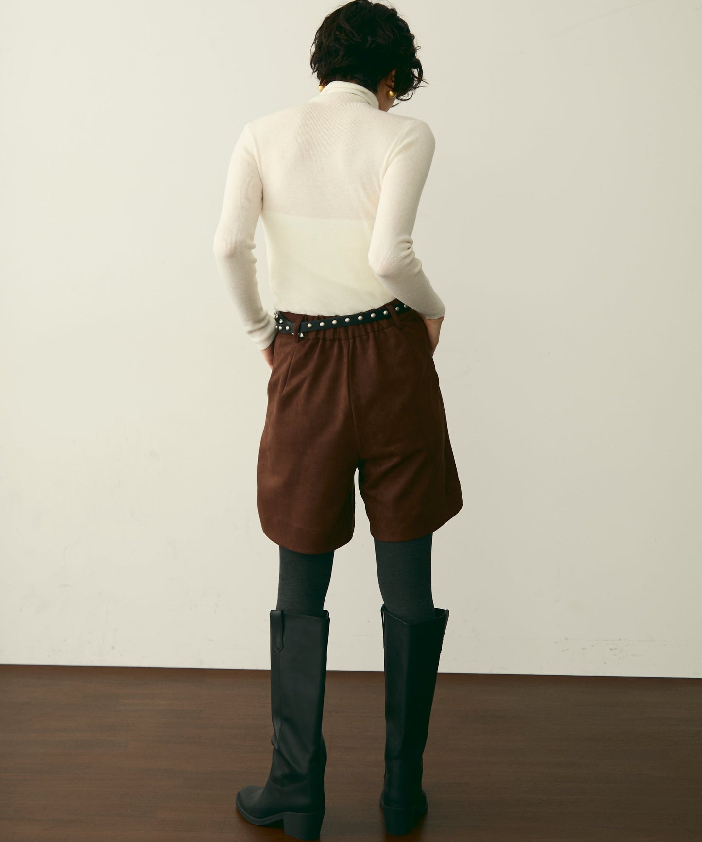 タートルネックリブ編みニットプルオーバー