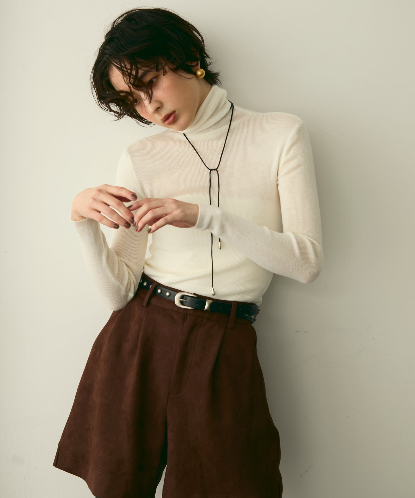 タートルネックリブ編みニットプルオーバー