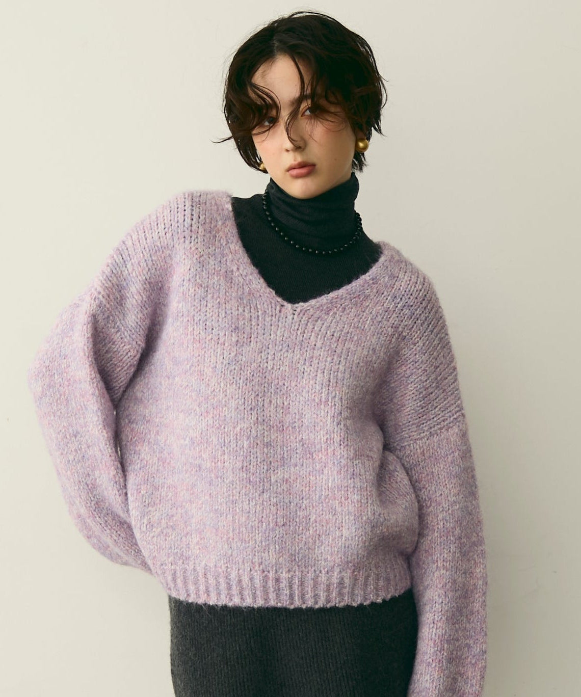 タートルネックリブ編みニットプルオーバー
