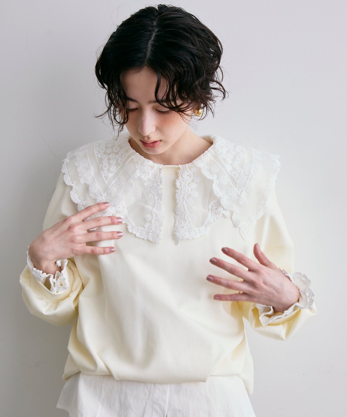 エンブロイダリービッグカラーブラウス