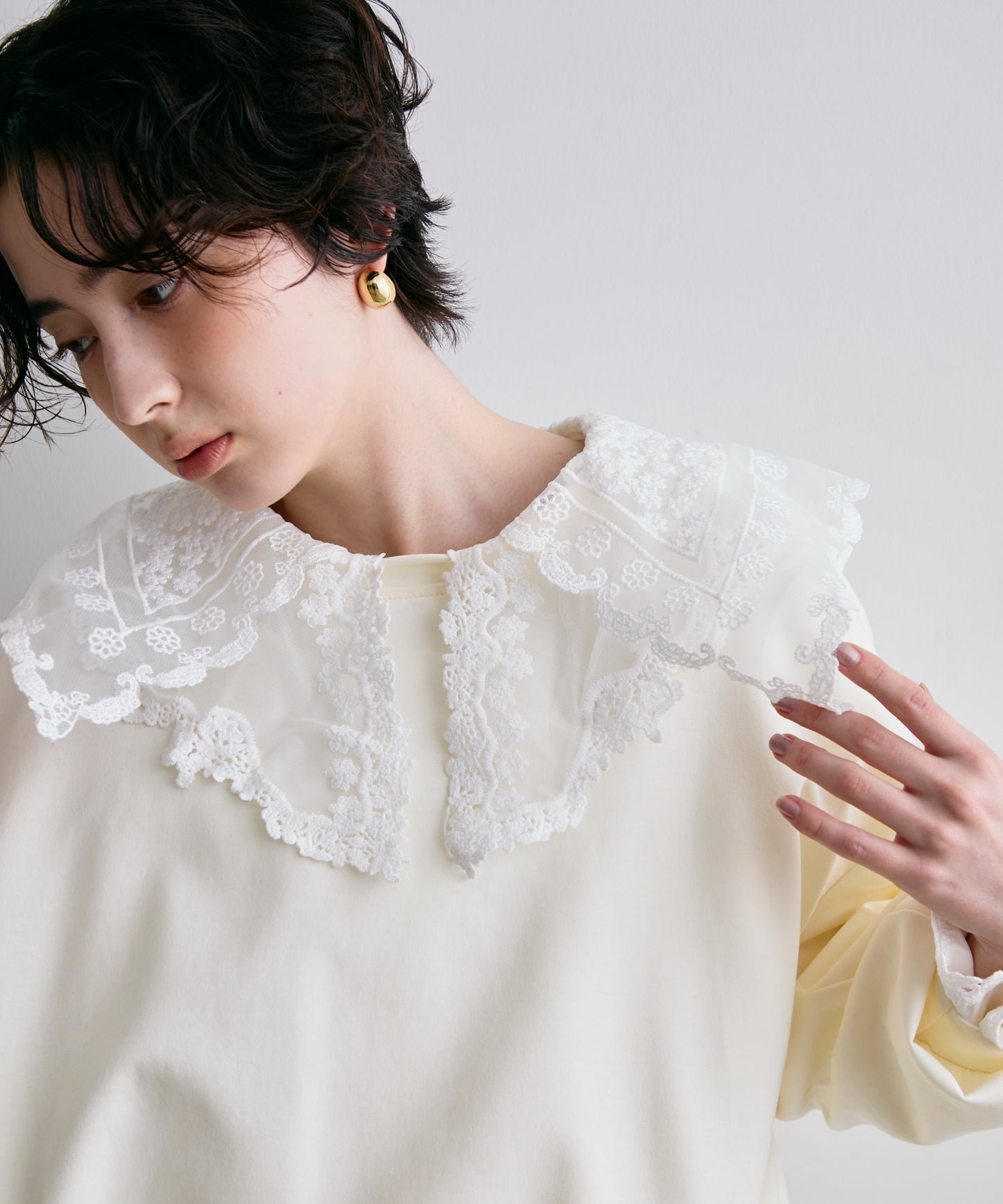 エンブロイダリービッグカラーブラウス