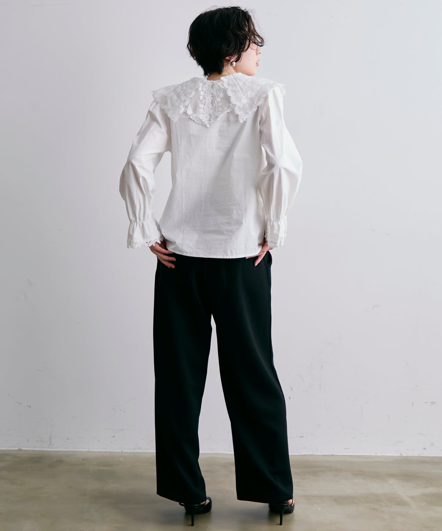 エンブロイダリービッグカラーブラウス