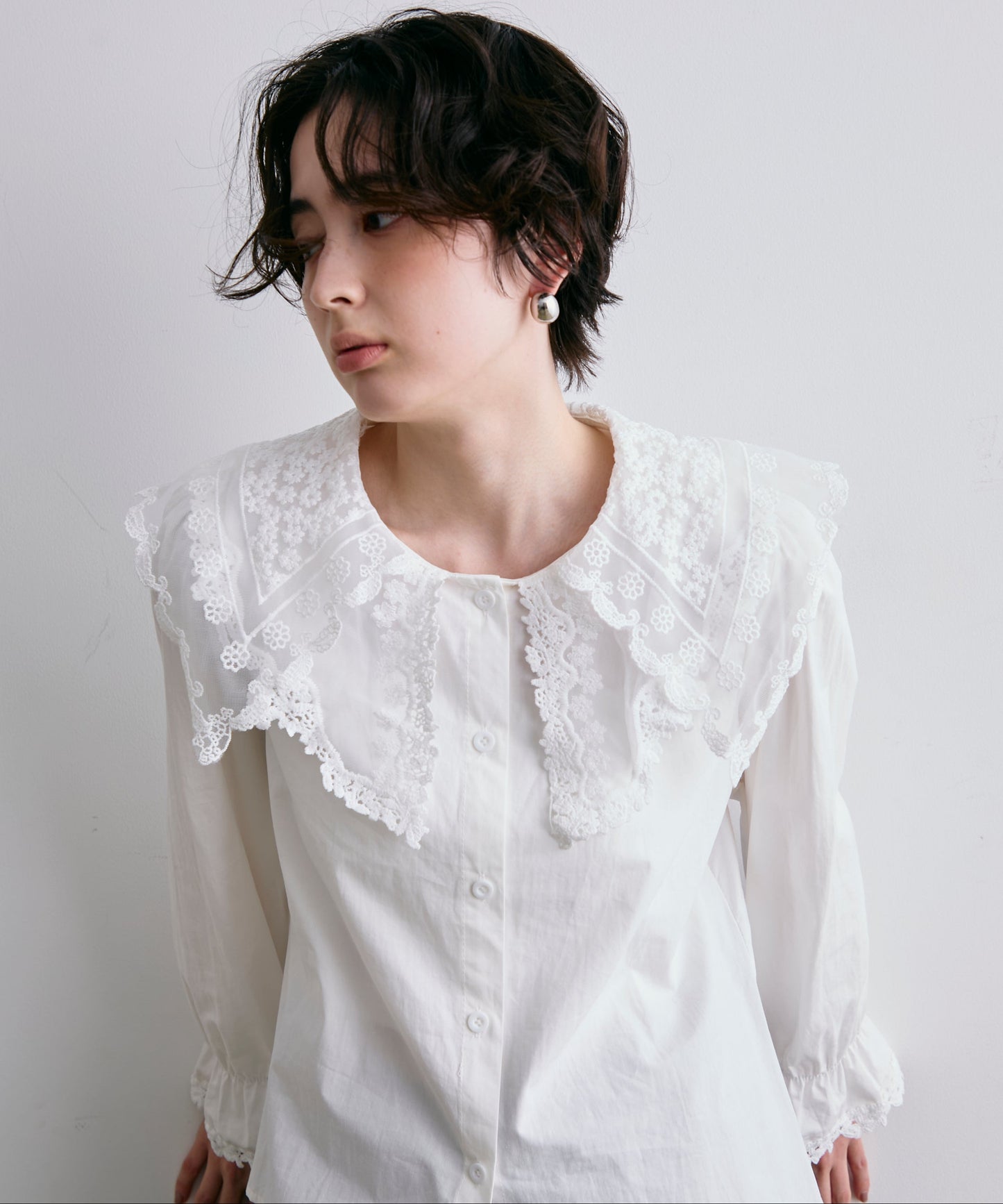 エンブロイダリービッグカラーブラウス