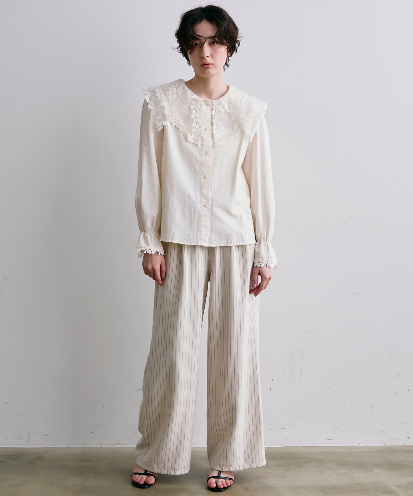 エンブロイダリービッグカラーブラウス