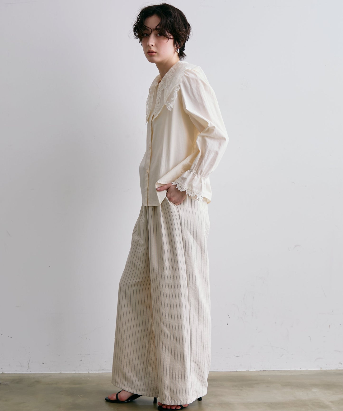 エンブロイダリービッグカラーブラウス