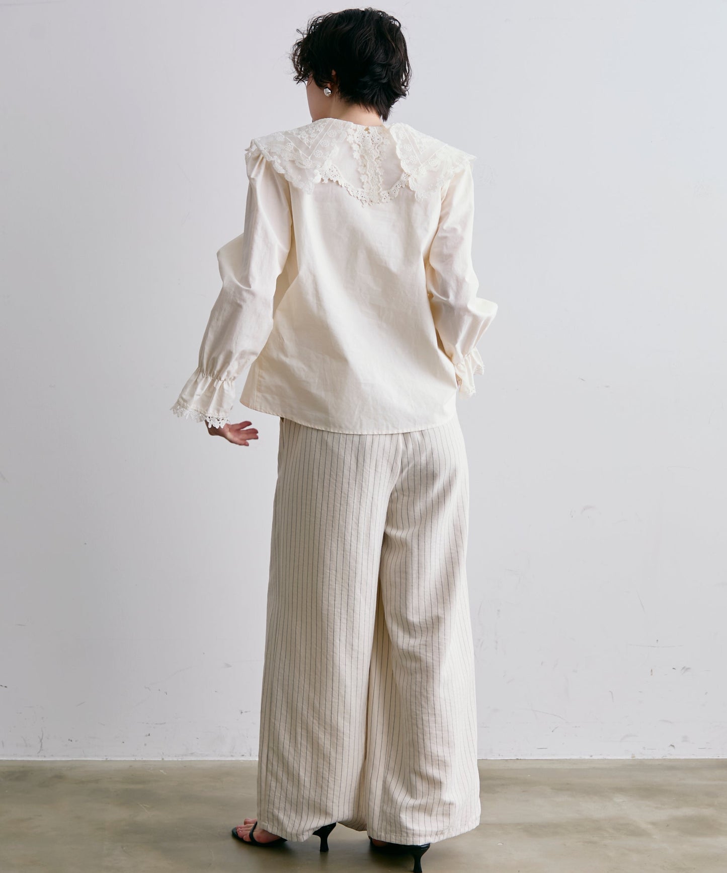 エンブロイダリービッグカラーブラウス