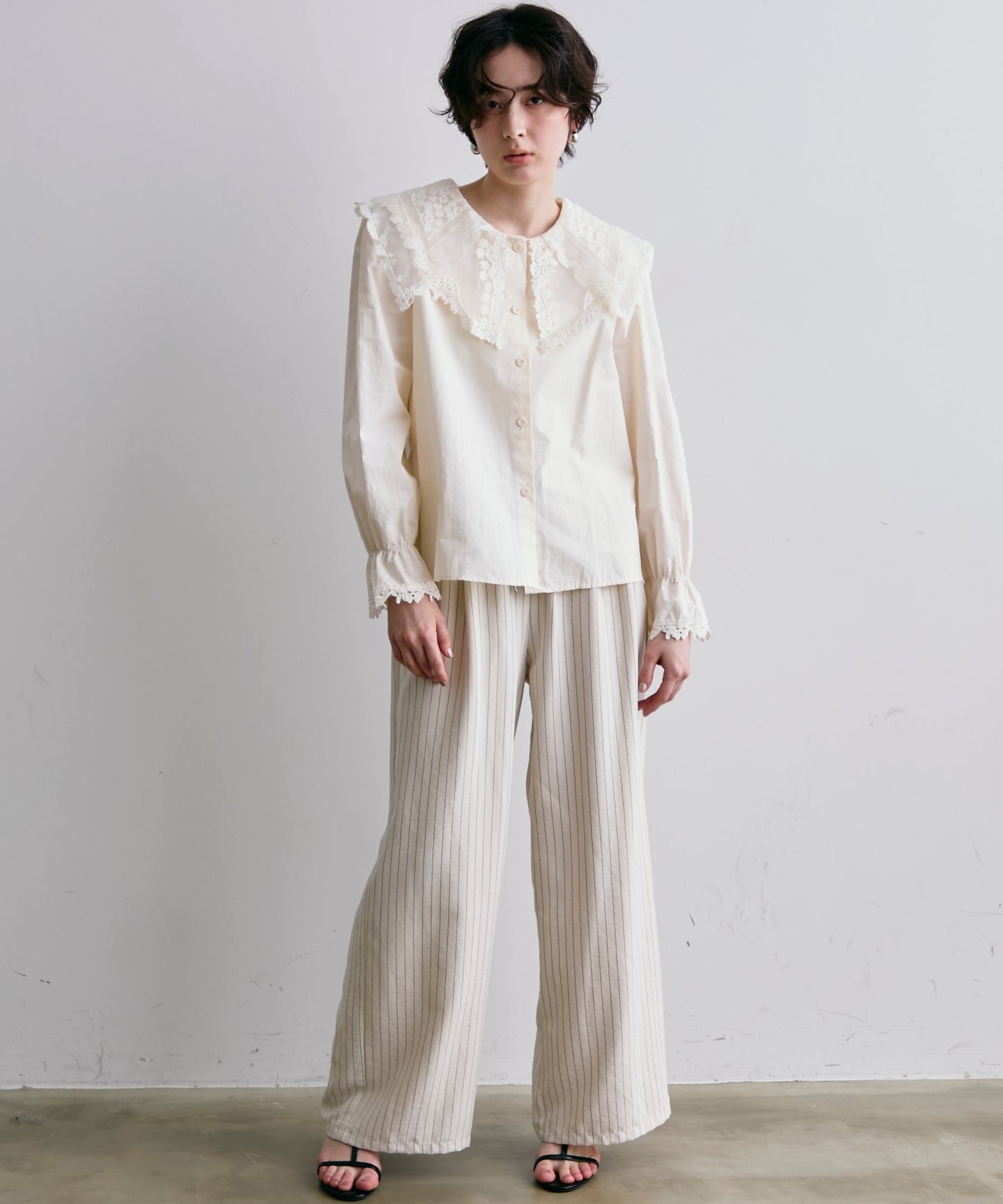 エンブロイダリービッグカラーブラウス