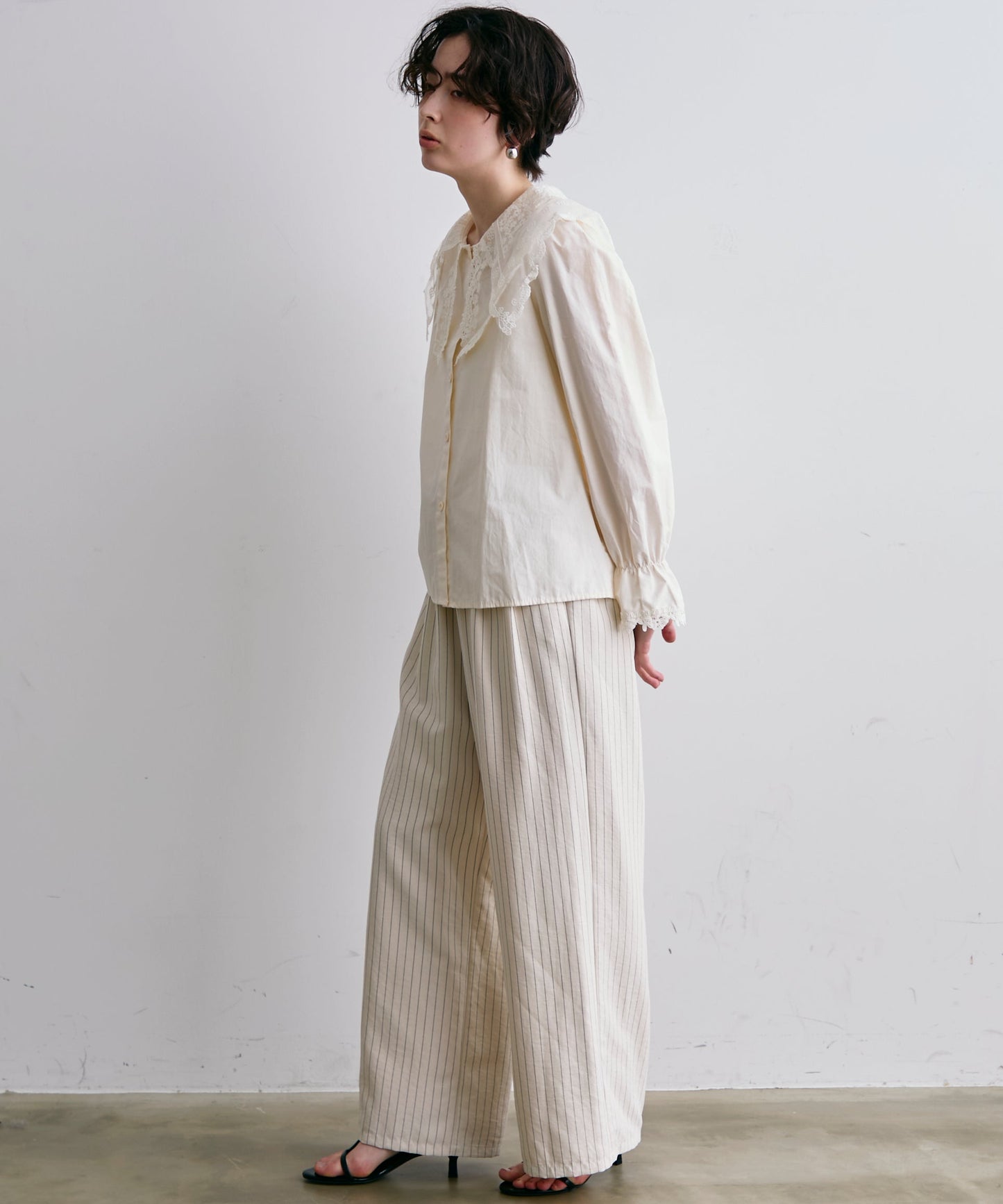 エンブロイダリービッグカラーブラウス