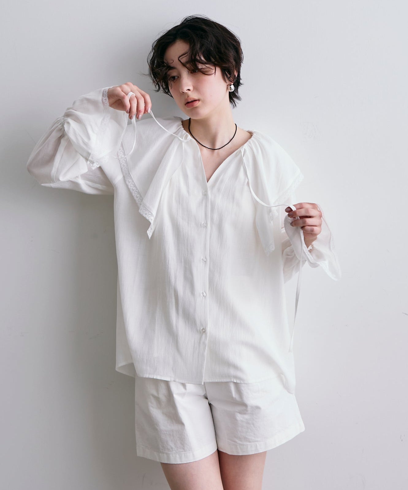 ビックカラーレーストリムブラウス