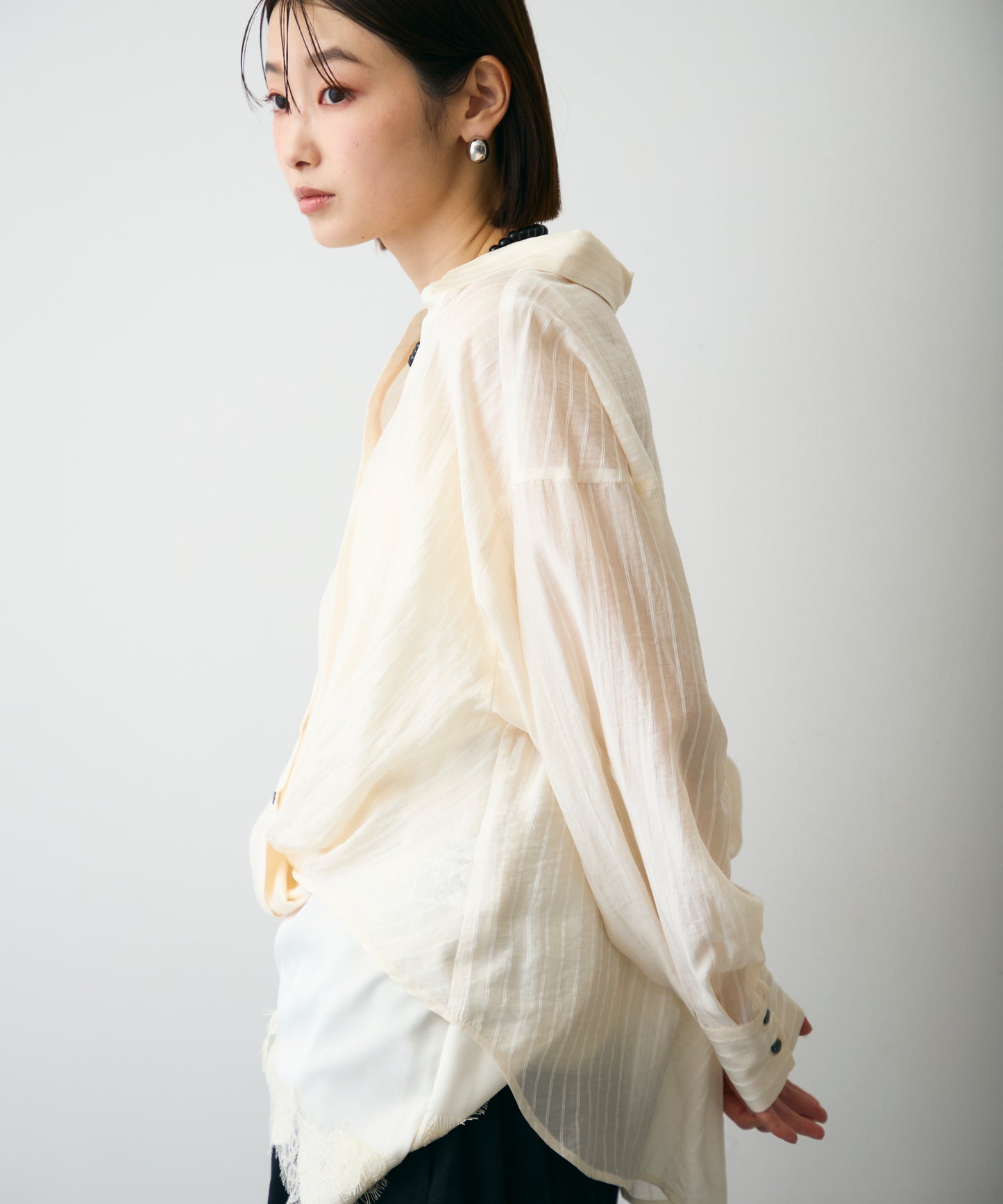 シアーストライプねじれブラウス