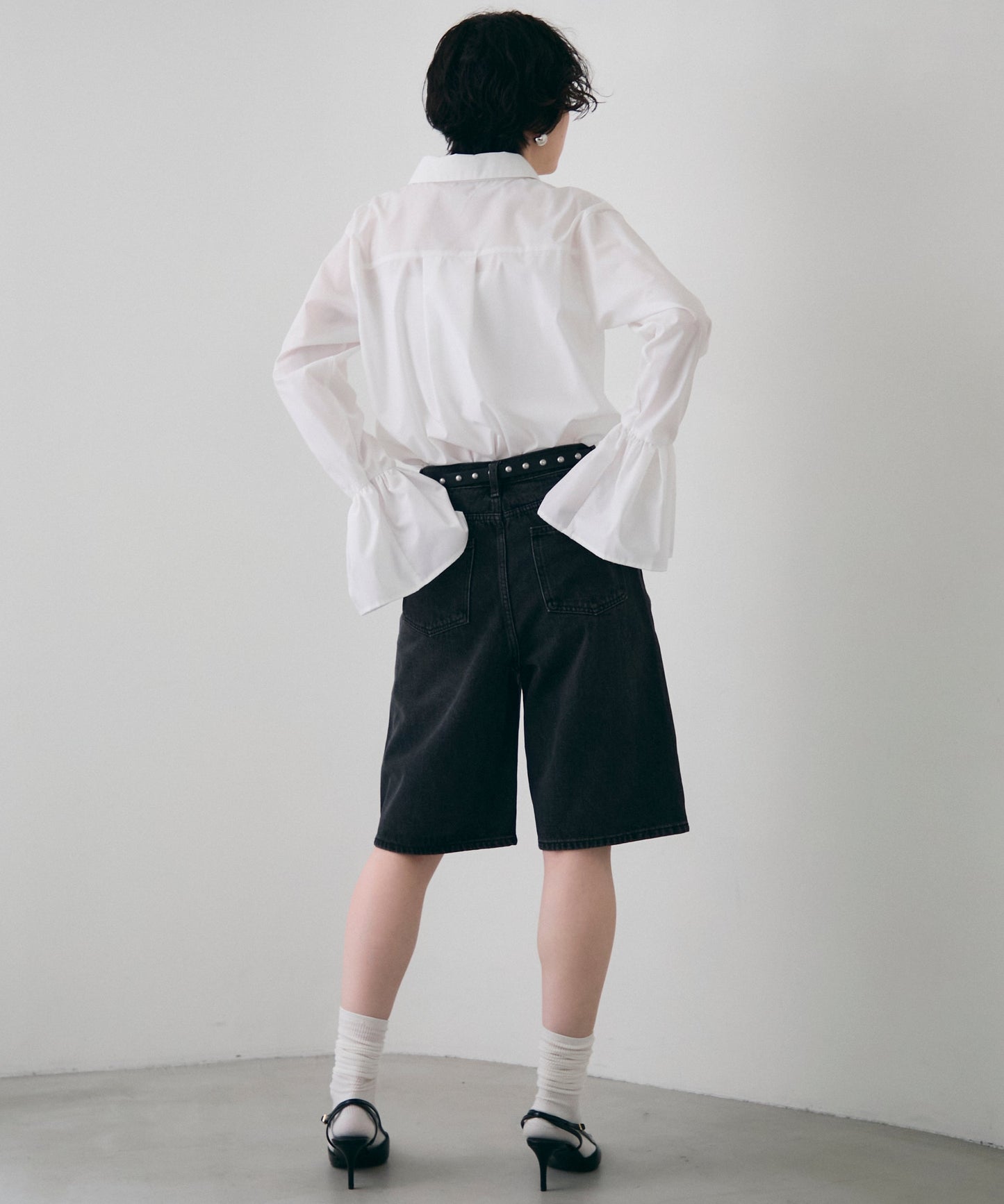 袖フレアーシャツ