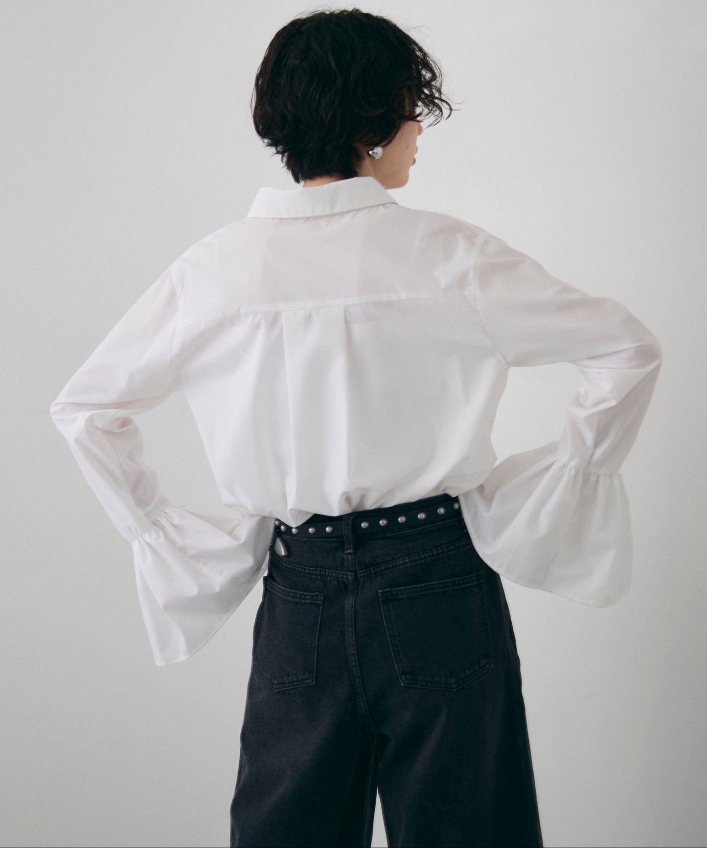袖フレアーシャツ