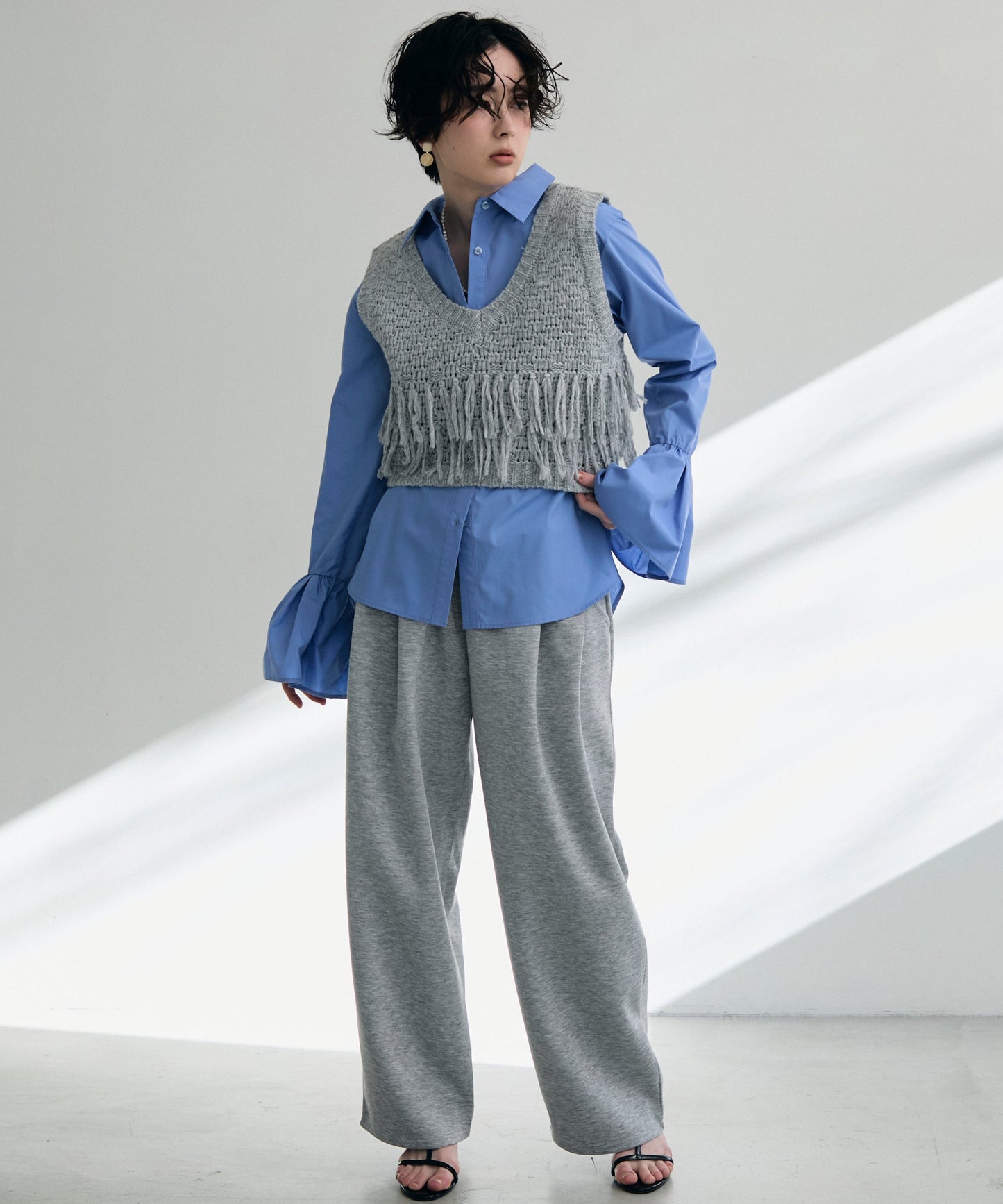 袖フレアーシャツ