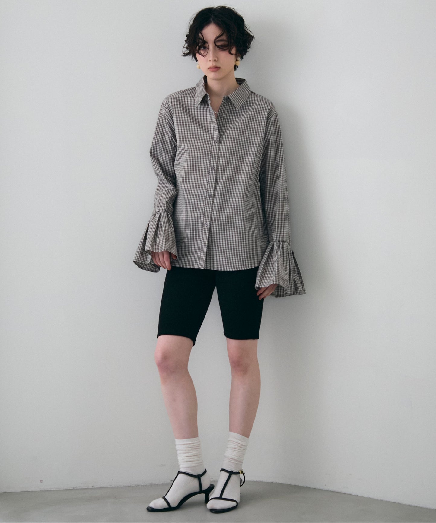 袖フレアーシャツ