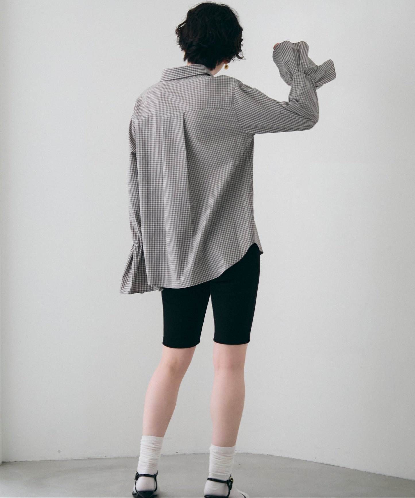 袖フレアーシャツ