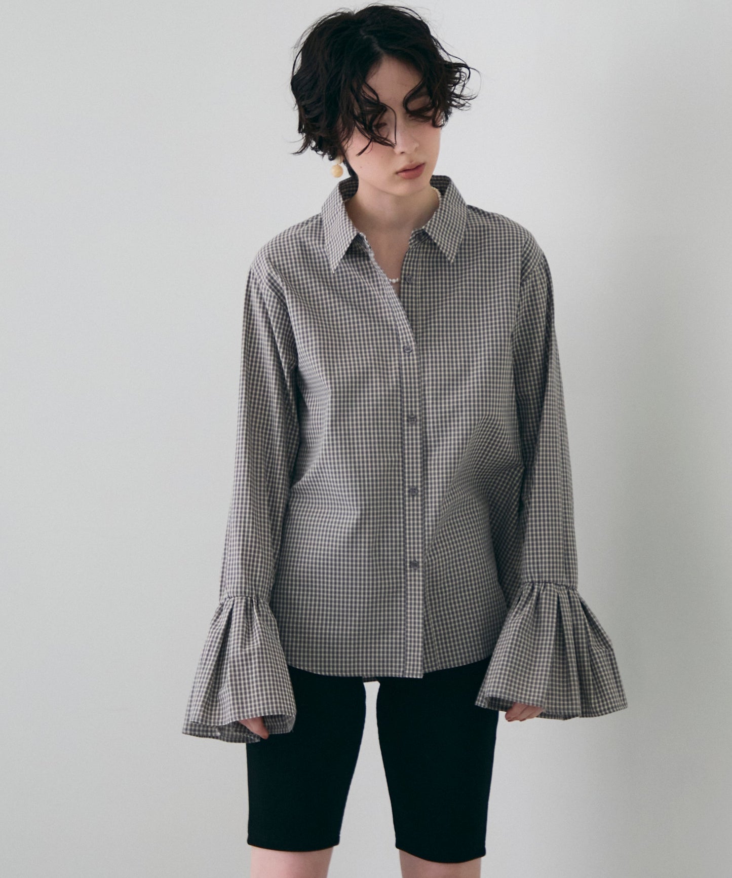 袖フレアーシャツ