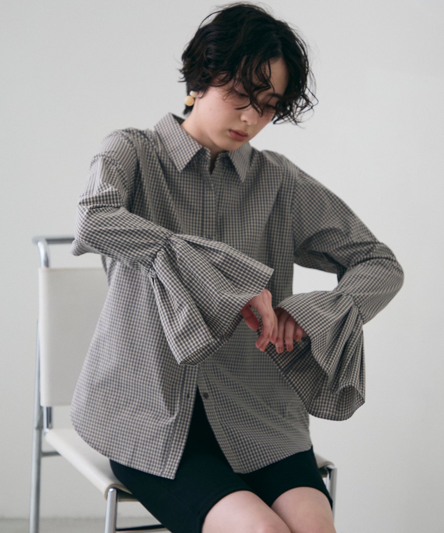 袖フレアーシャツ