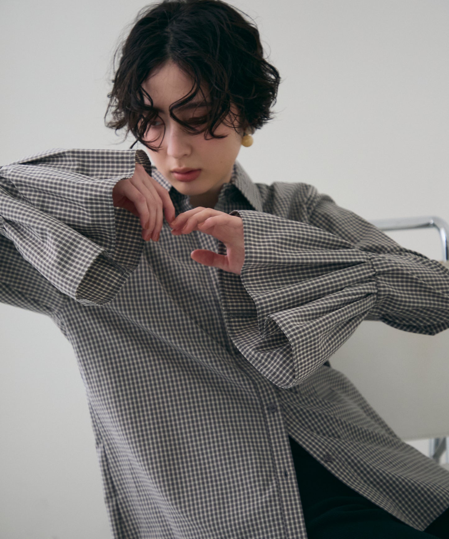 袖フレアーシャツ