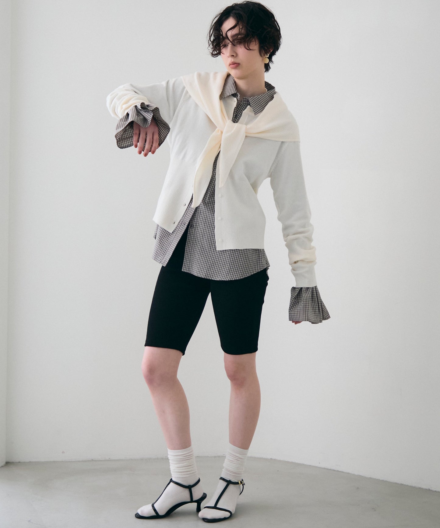 袖フレアーシャツ