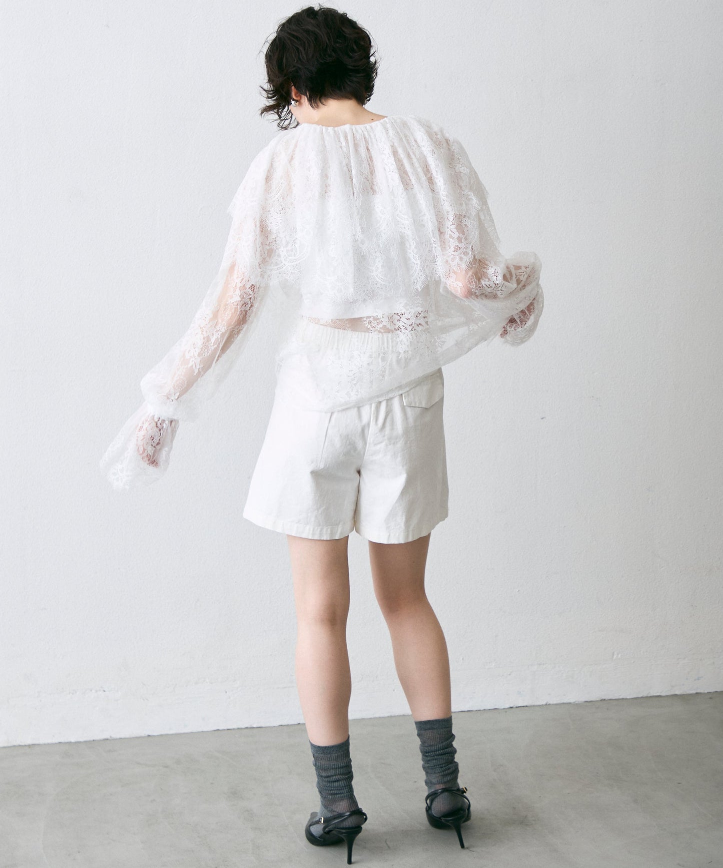 レースフリルブラウス