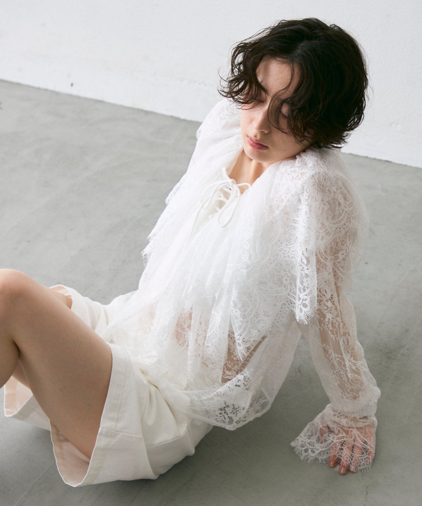 レースフリルブラウス