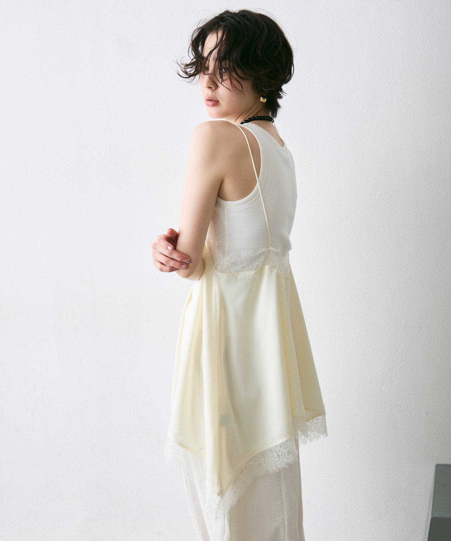 サテンレースイレギュラーヘムキャミチュニック