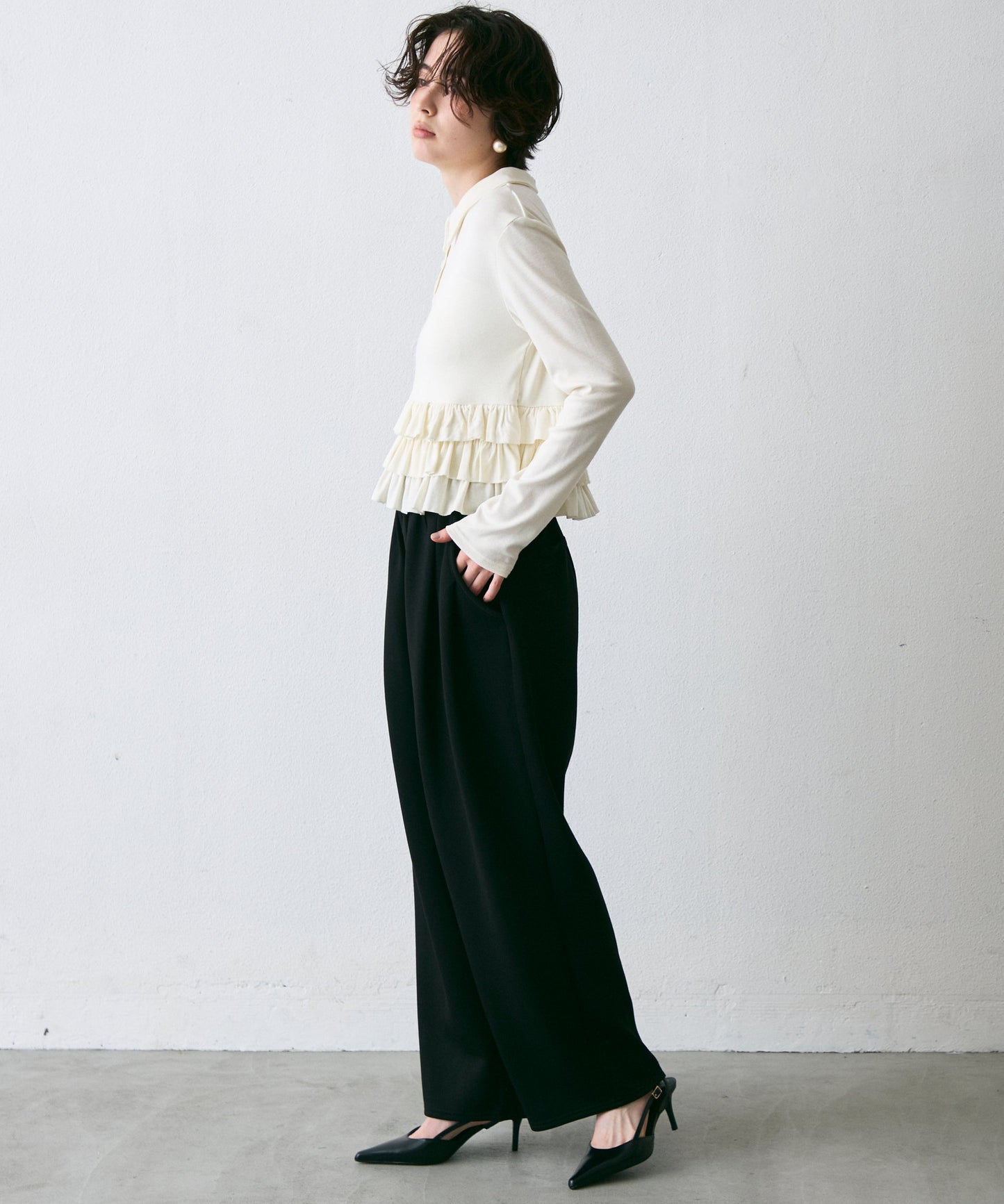 フライス裾フリルポロカラープルオーバー