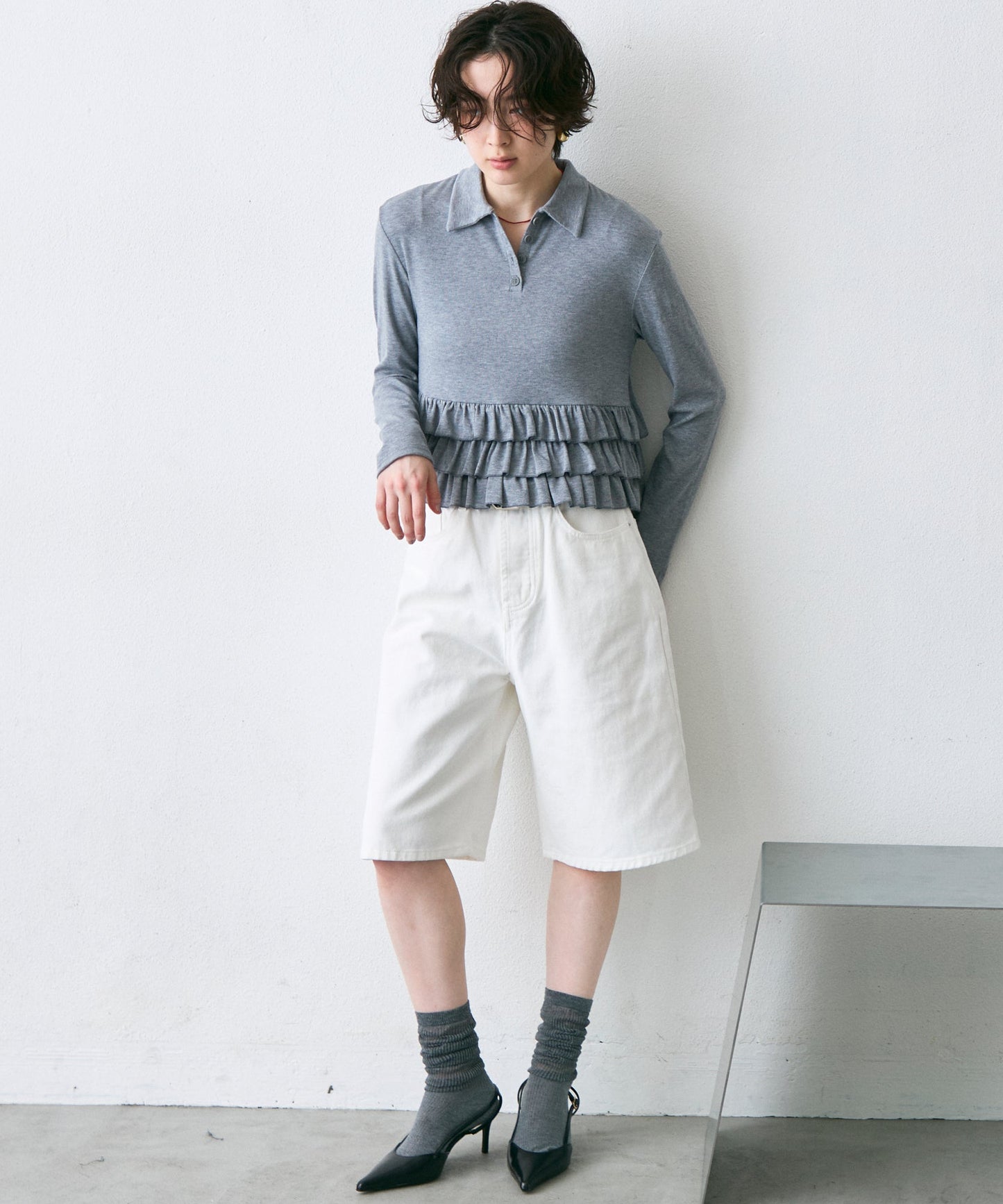 フライス裾フリルポロカラープルオーバー