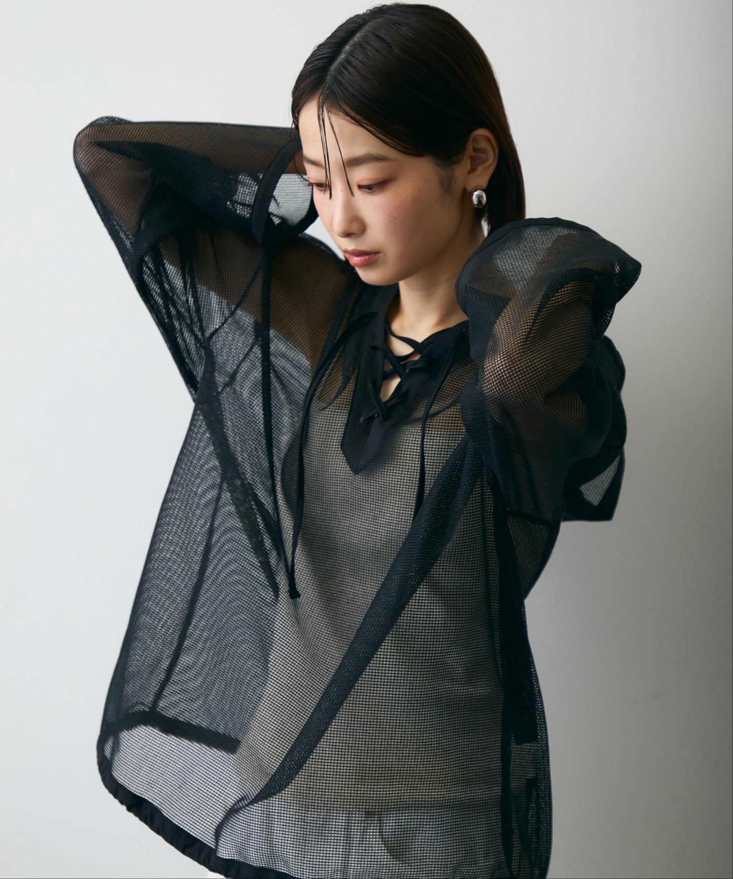 メッシュカットソーフーディープルオーバー