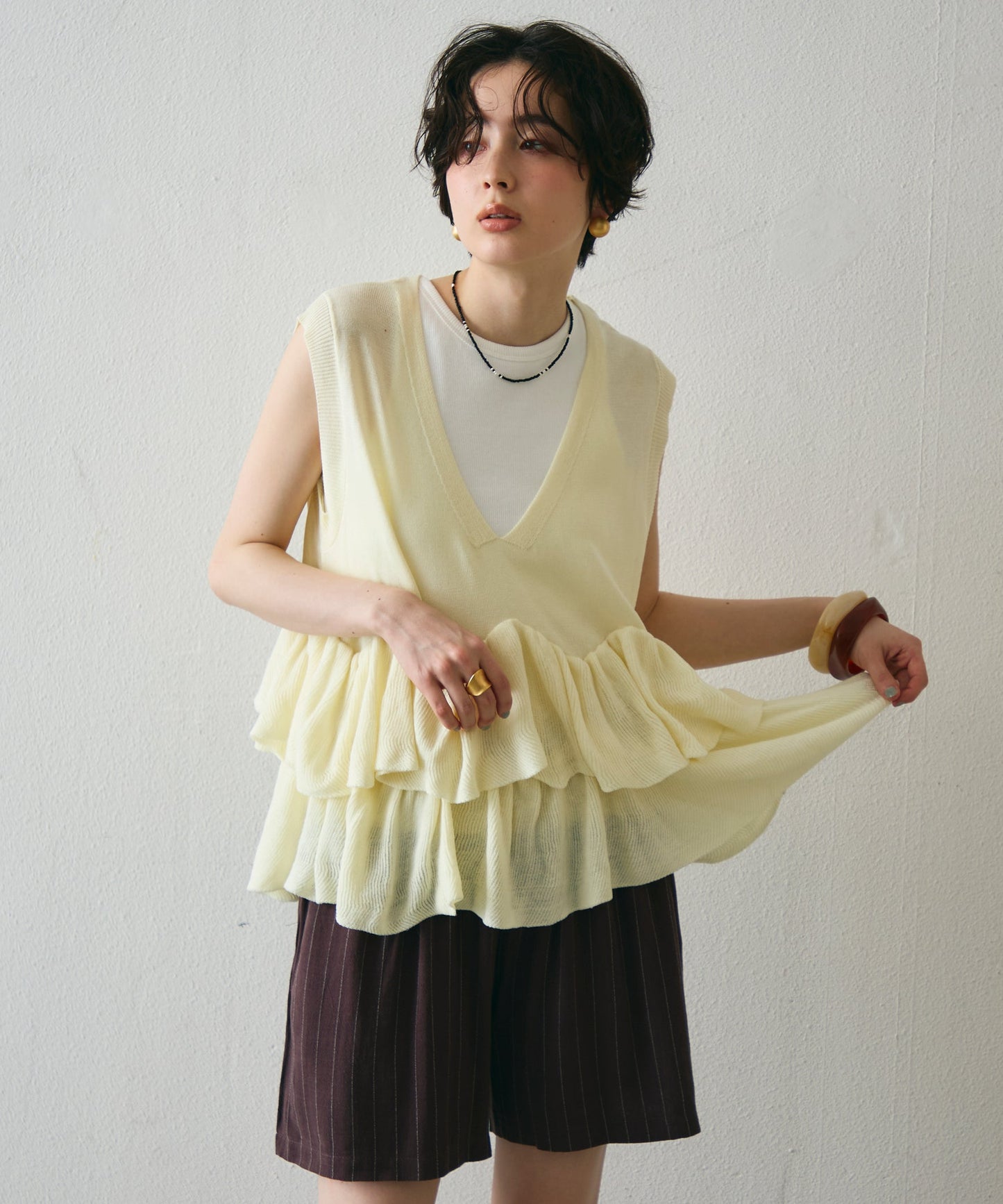 ラウンドフリルニットベスト