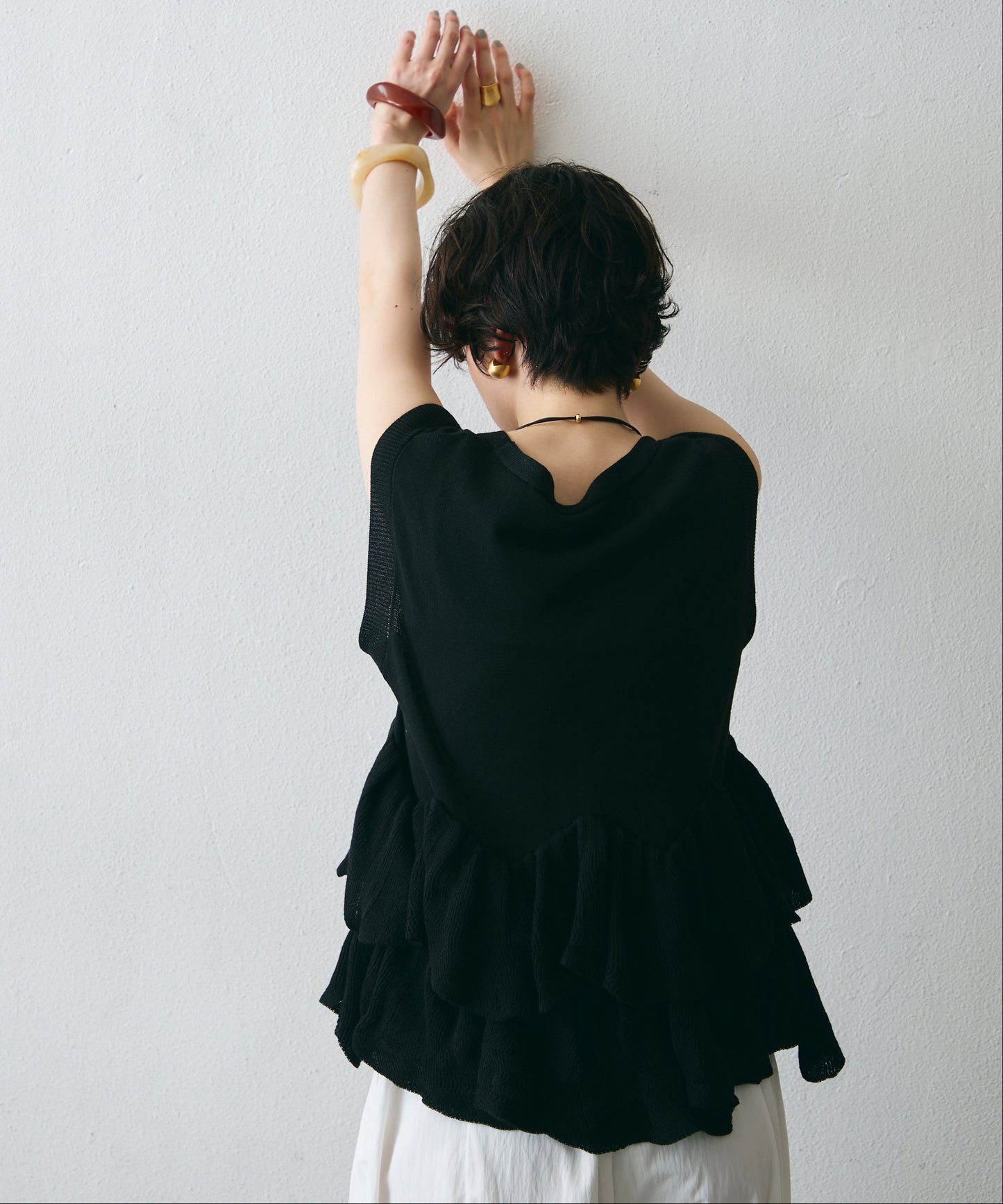 ラウンドフリルニットベスト