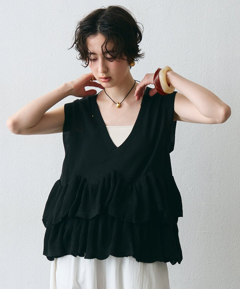 ラウンドフリルニットベスト