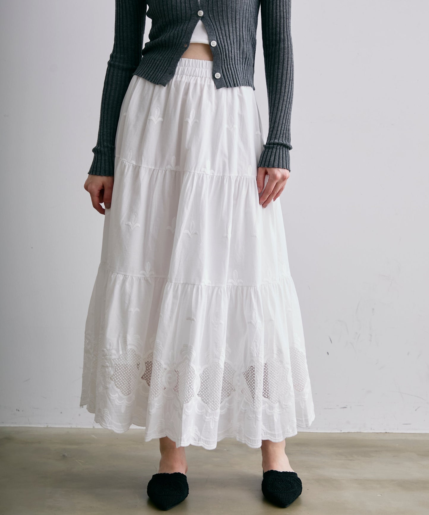 レース刺繍ティアードロングスカート