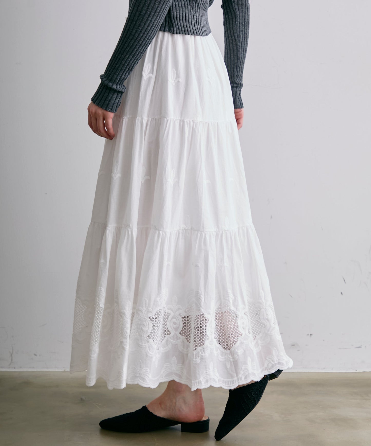 レース刺繍ティアードロングスカート