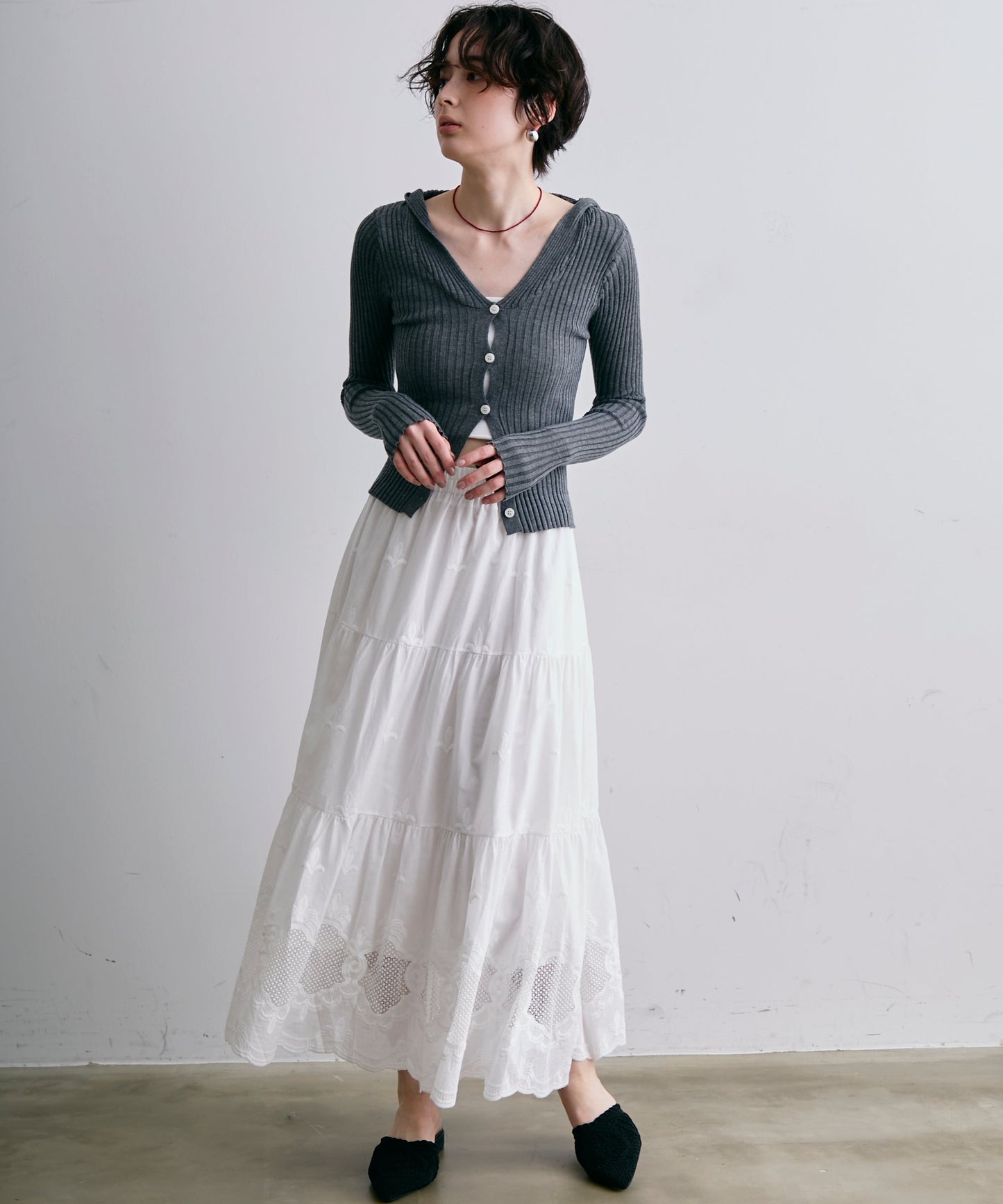 レース刺繍ティアードロングスカート