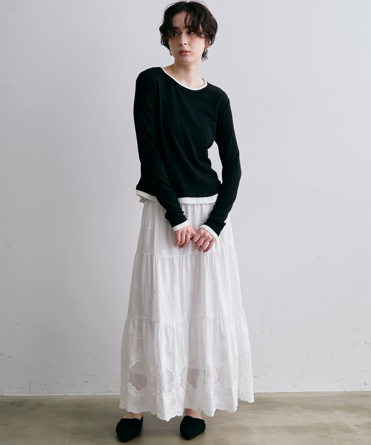 レース刺繍ティアードロングスカート