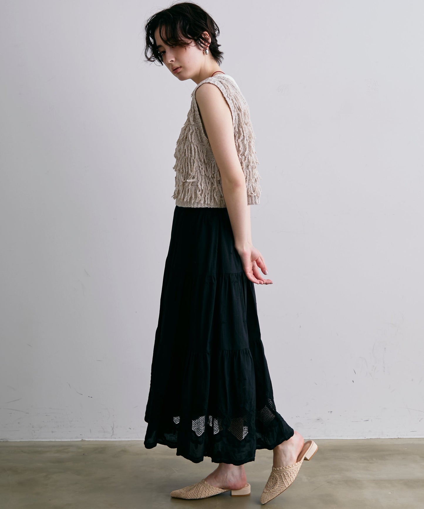 レース刺繍ティアードロングスカート