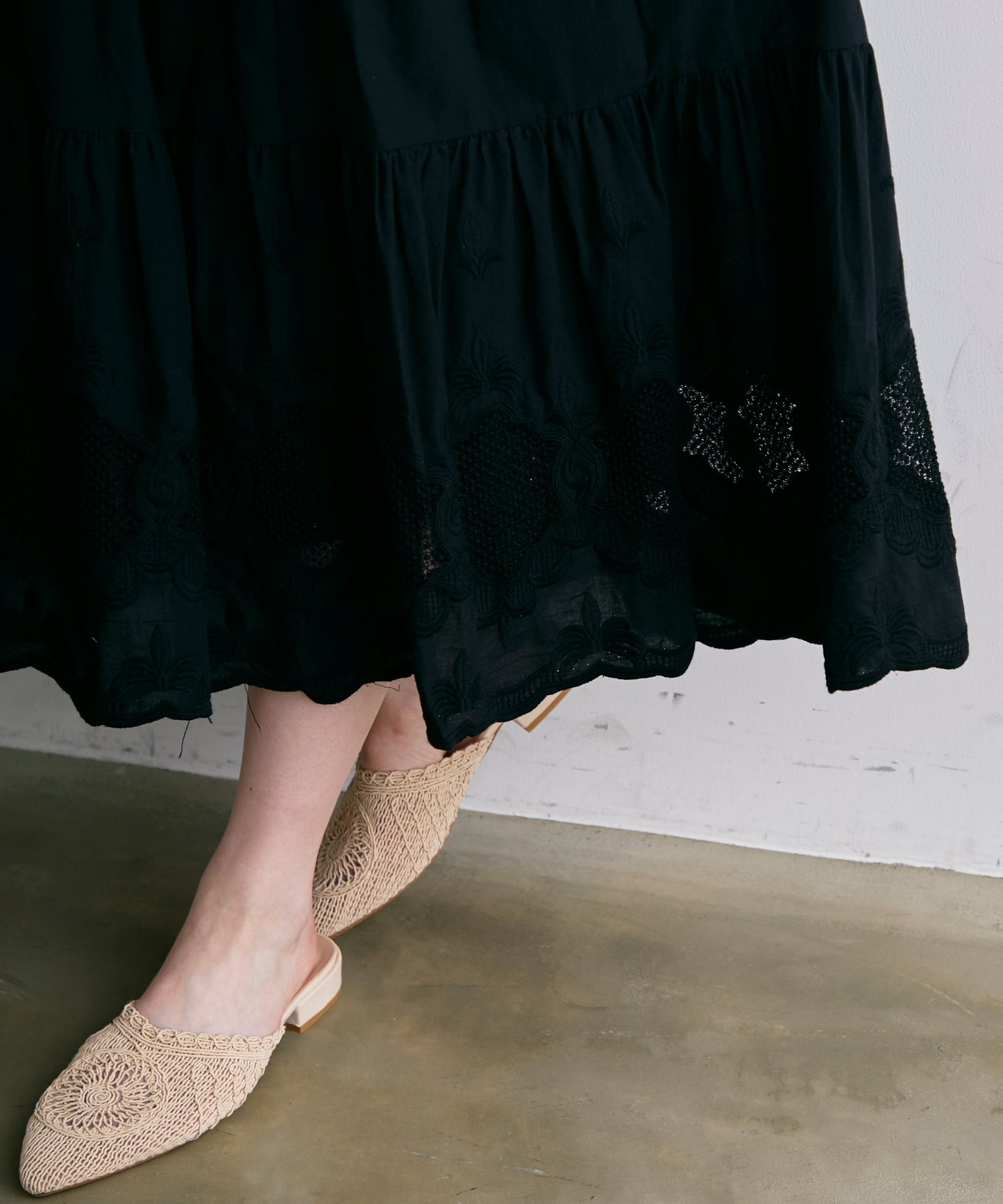 レース刺繍ティアードロングスカート