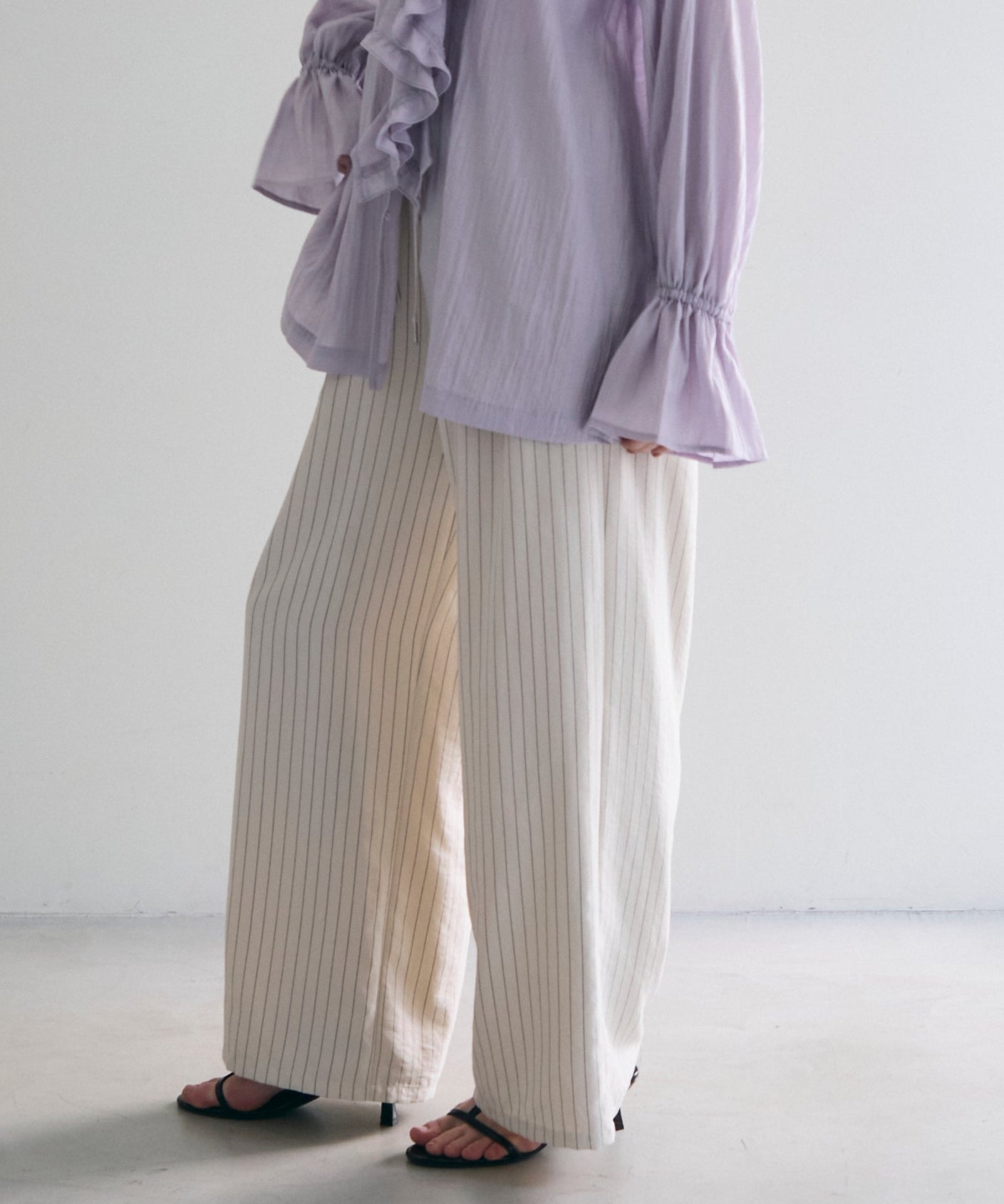 パウダースキンストライプギャザーイージーパンツ