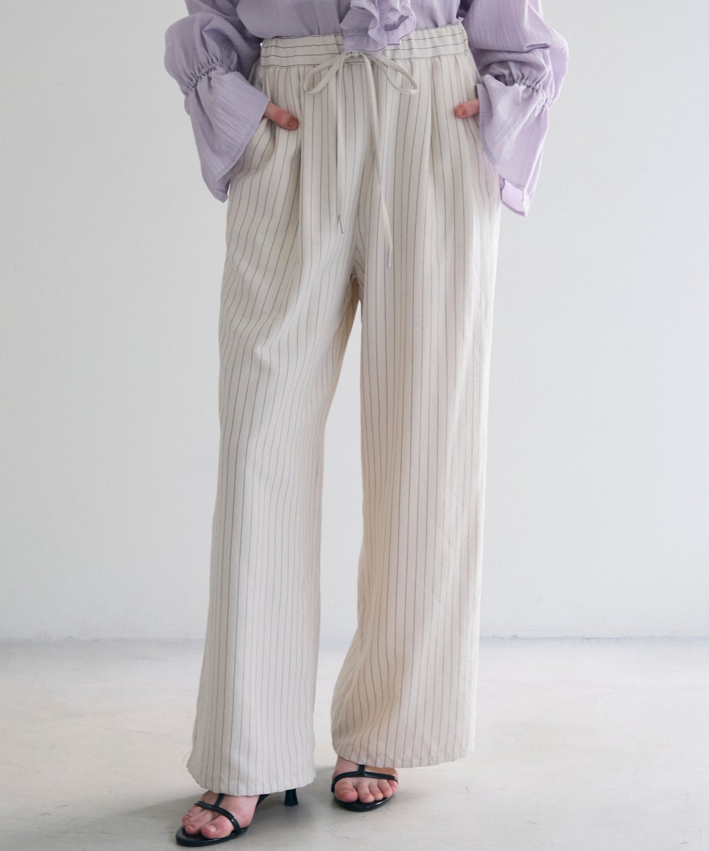 パウダースキンストライプギャザーイージーパンツ