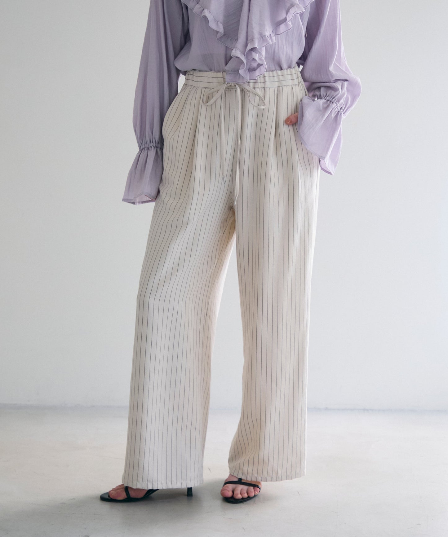 パウダースキンストライプギャザーイージーパンツ