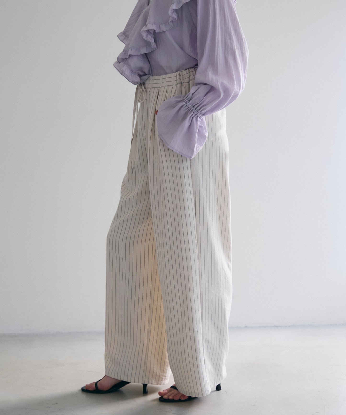 パウダースキンストライプギャザーイージーパンツ