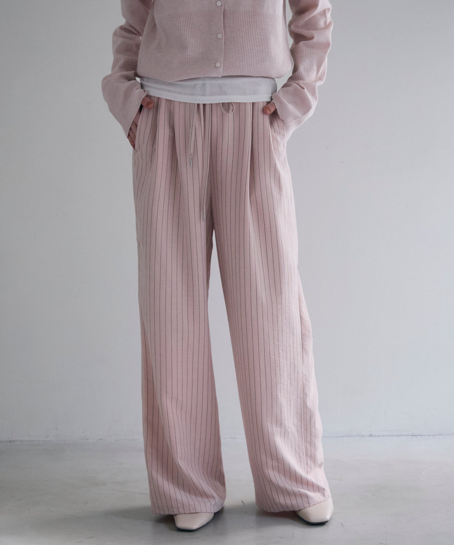 パウダースキンストライプギャザーイージーパンツ