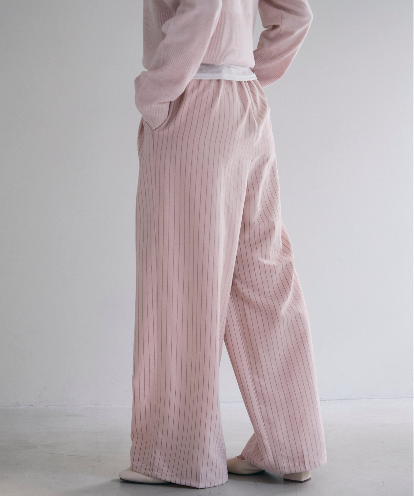 パウダースキンストライプギャザーイージーパンツ