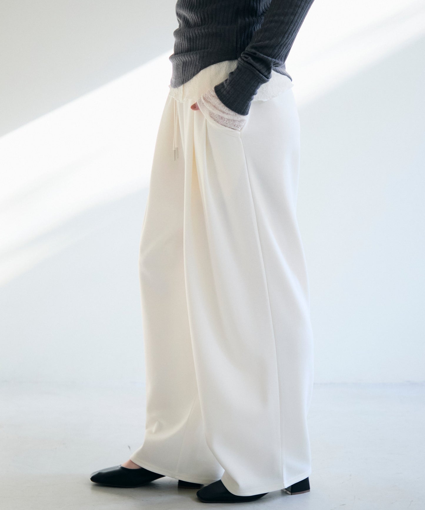 ダンボールニットコクーンパンツ