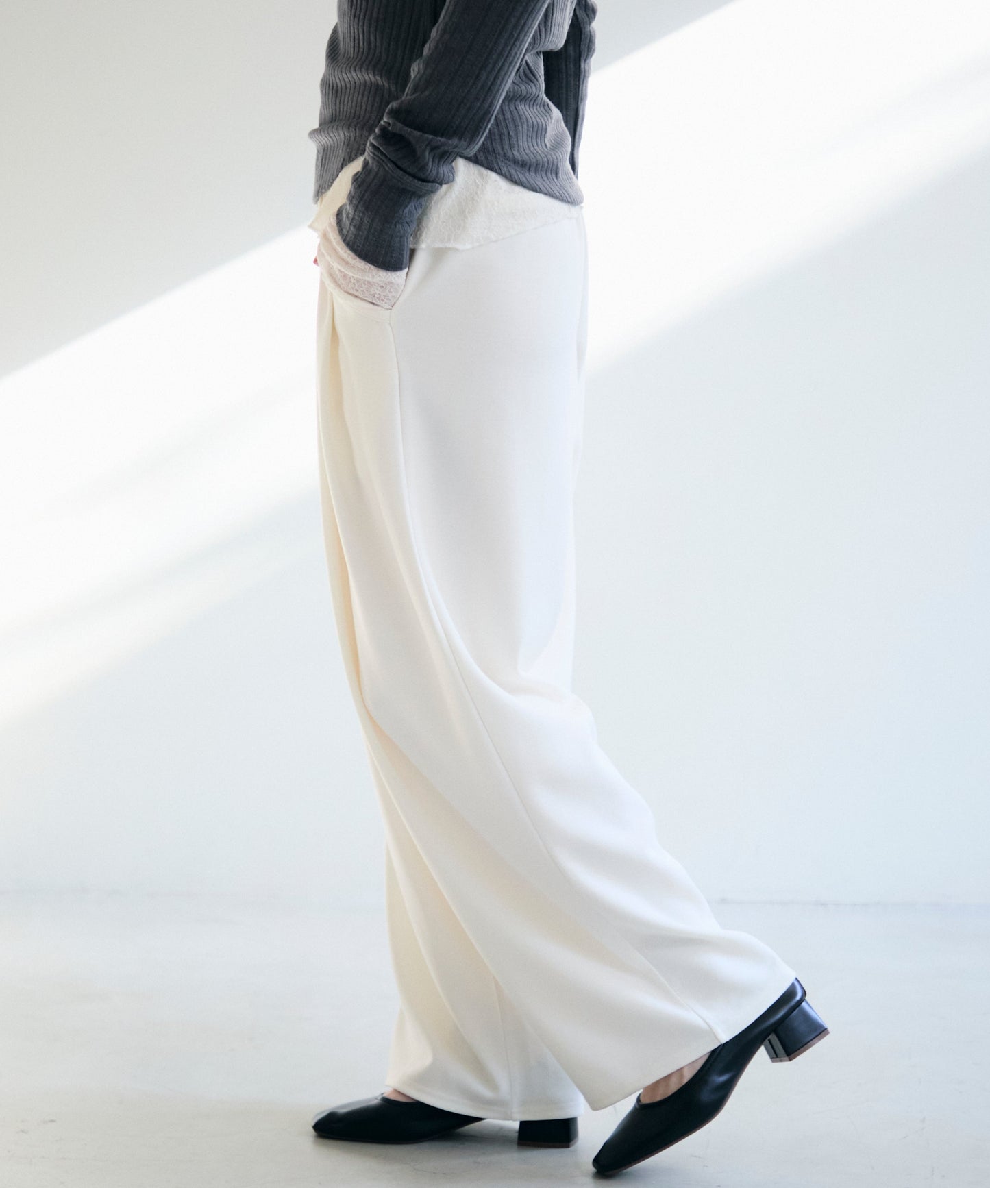 ダンボールニットコクーンパンツ